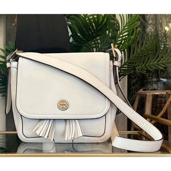 Tory Burch Handbags - Tory Burch Vintage Winter White Thea/Robinson Shoulder Bag with Adjustable Strap